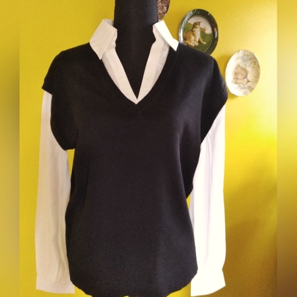 Adrianna Papell Sweaters - 💎🎁 Adrianna Papell  Blk & Wht Sweater/Blouse🎄 Sz S